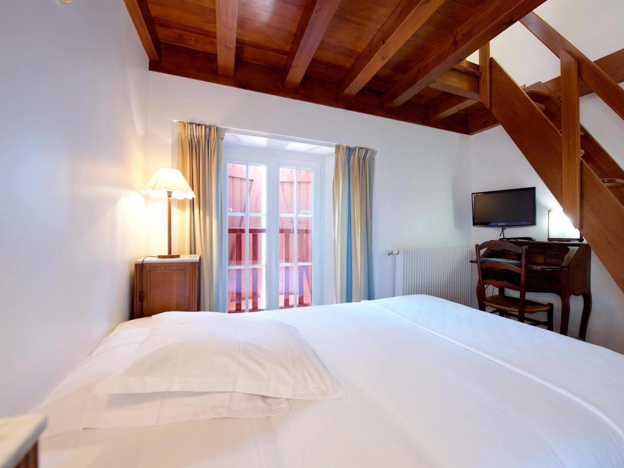 Auberge Chez Tante Ursule كامبو-لي-بان المظهر الخارجي الصورة